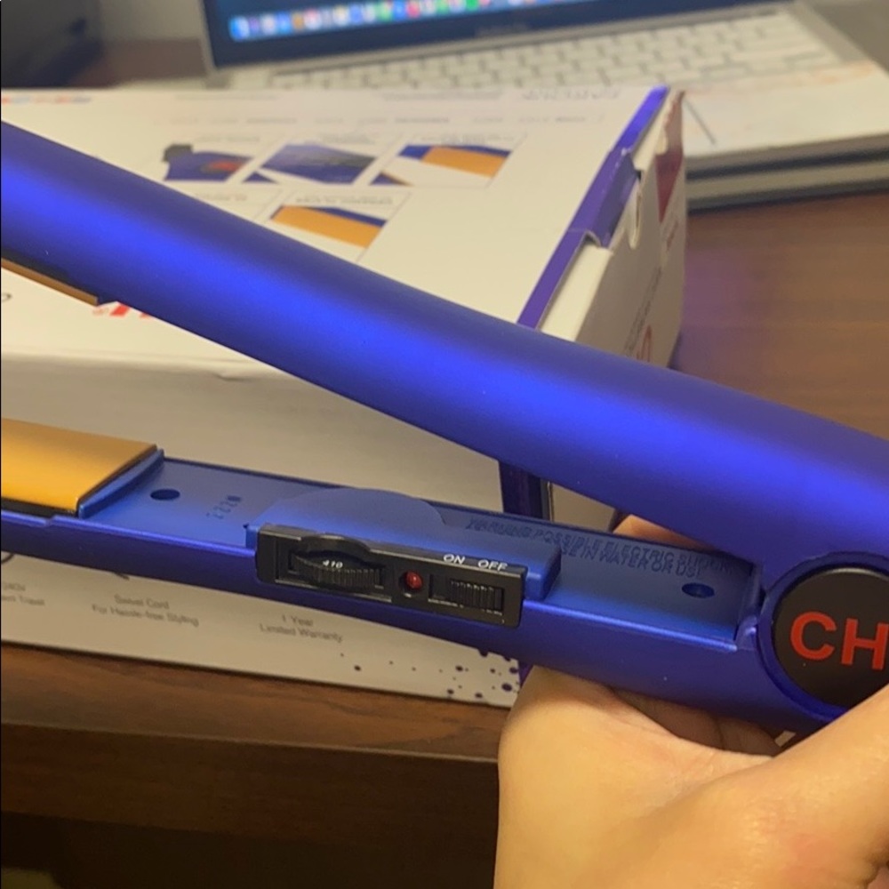 SOLD 🛑 CHI Ceramic Hairstyling Iron Indigo
